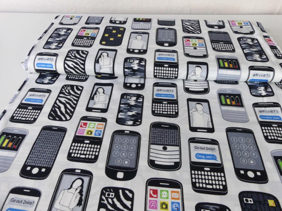 Patchworkstoff mit Handy,  Mobiltelefon, Telefonen auf weiß. Von Windham Fabrics.